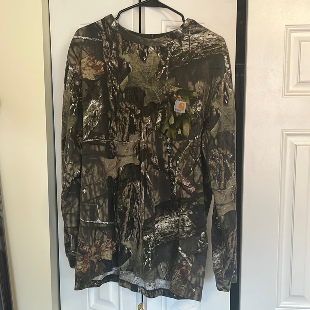 Carhartt men’s long sleeve Mossy Oak camo tee LIKE NEW